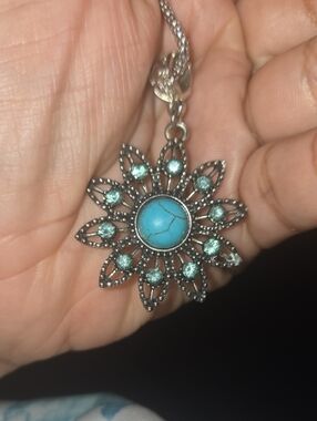 Turquoise Flower Pendant Necklace - Women Jewelry